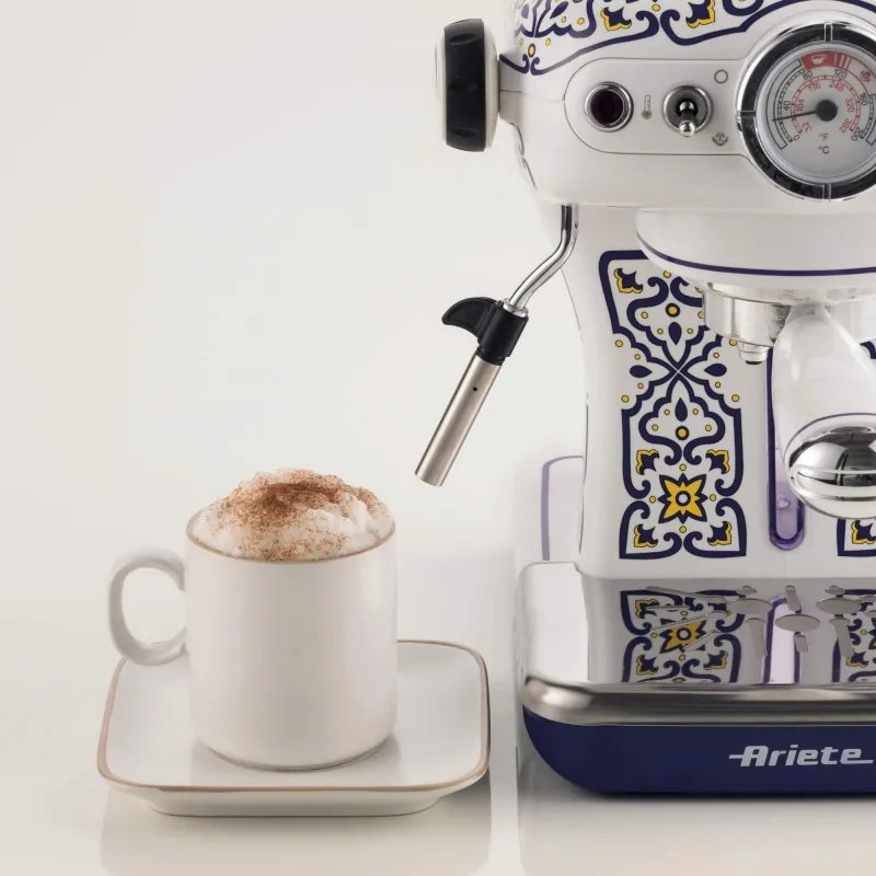 Espressor manual Ariete Capri 1389/1C, 850W, 15 bar, 0.9 L, Spumare lapte, Cafea macinata si doze ESE, Alb/Albastru