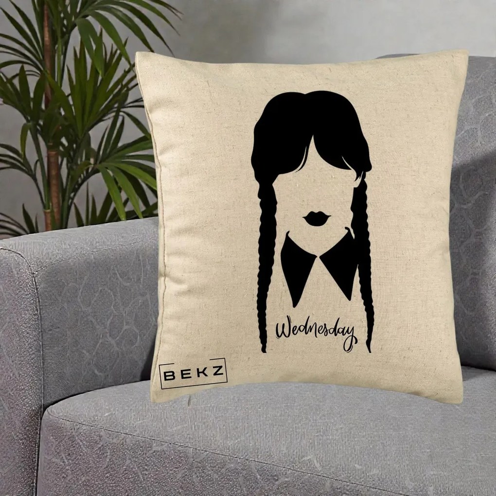 Perna Personalizata Wednesday Addams Silueta Alb-Negru, 40x40 cm, Bej, Husa Detasabila, Perna Inclusa, BEKZ®