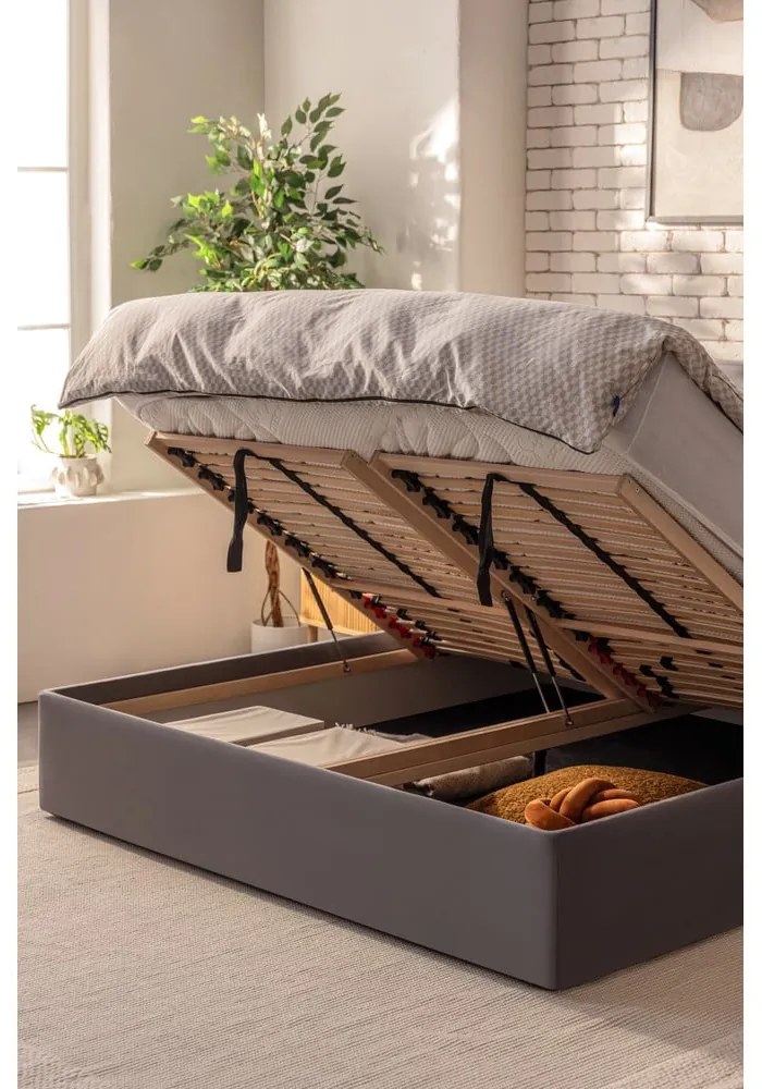 Pat matrimonial gri tapițat cu spațiu de depozitare cu somieră 180x200 cm Thessa Bold Line – Bonami Selection