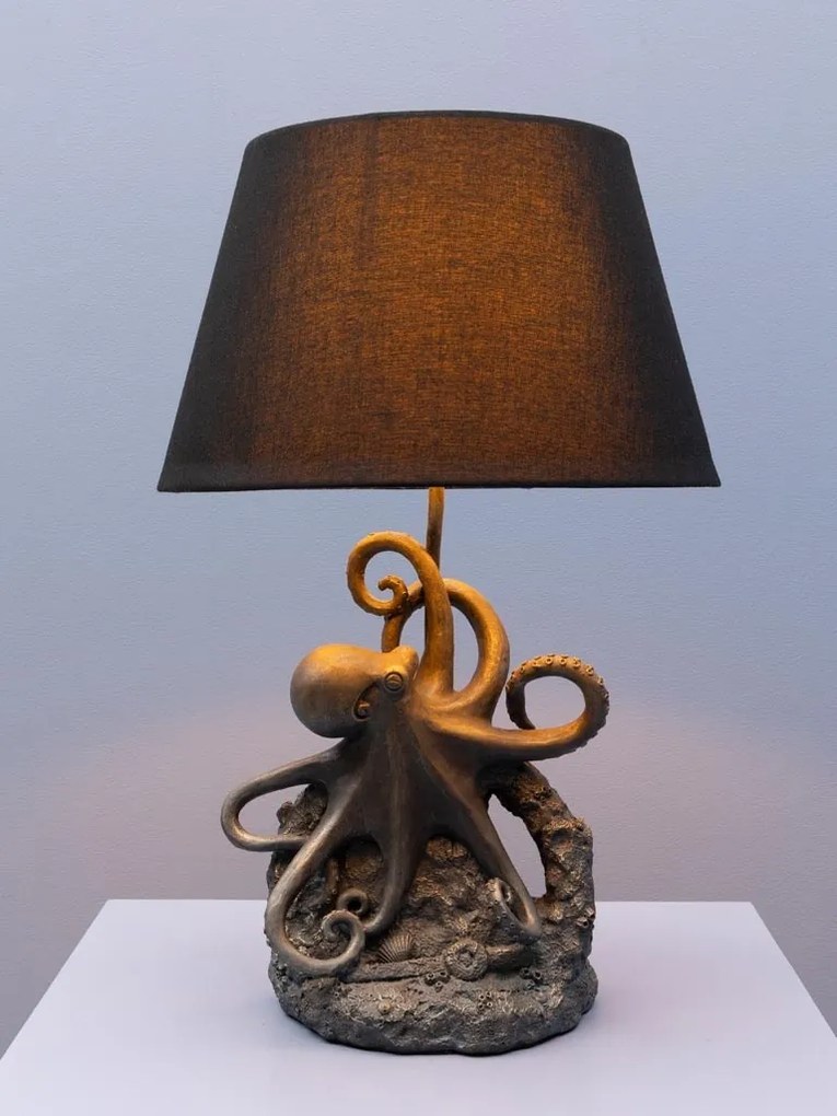 Lampă de masă din bumbac negru, cu structură din rășină gri în formă de caracatiță, finisaj patinat, 56×35,5 cm, „Vernum"