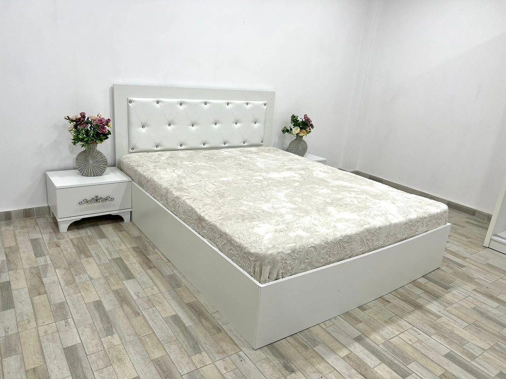 Set pat tapitat Milano, culoare alb, cu 2 noptiere Viena si saltea superortopedica lux 160 x 200 cm