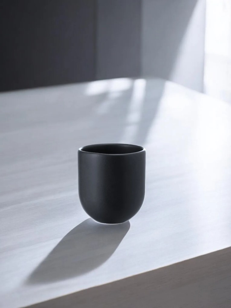 PAHAR CAFEA NOVUM VULCANO 150ML, NEGRU CARBON MAT (ESPRESSO, CAPPUCCINO) GRESIE GLAZURATA