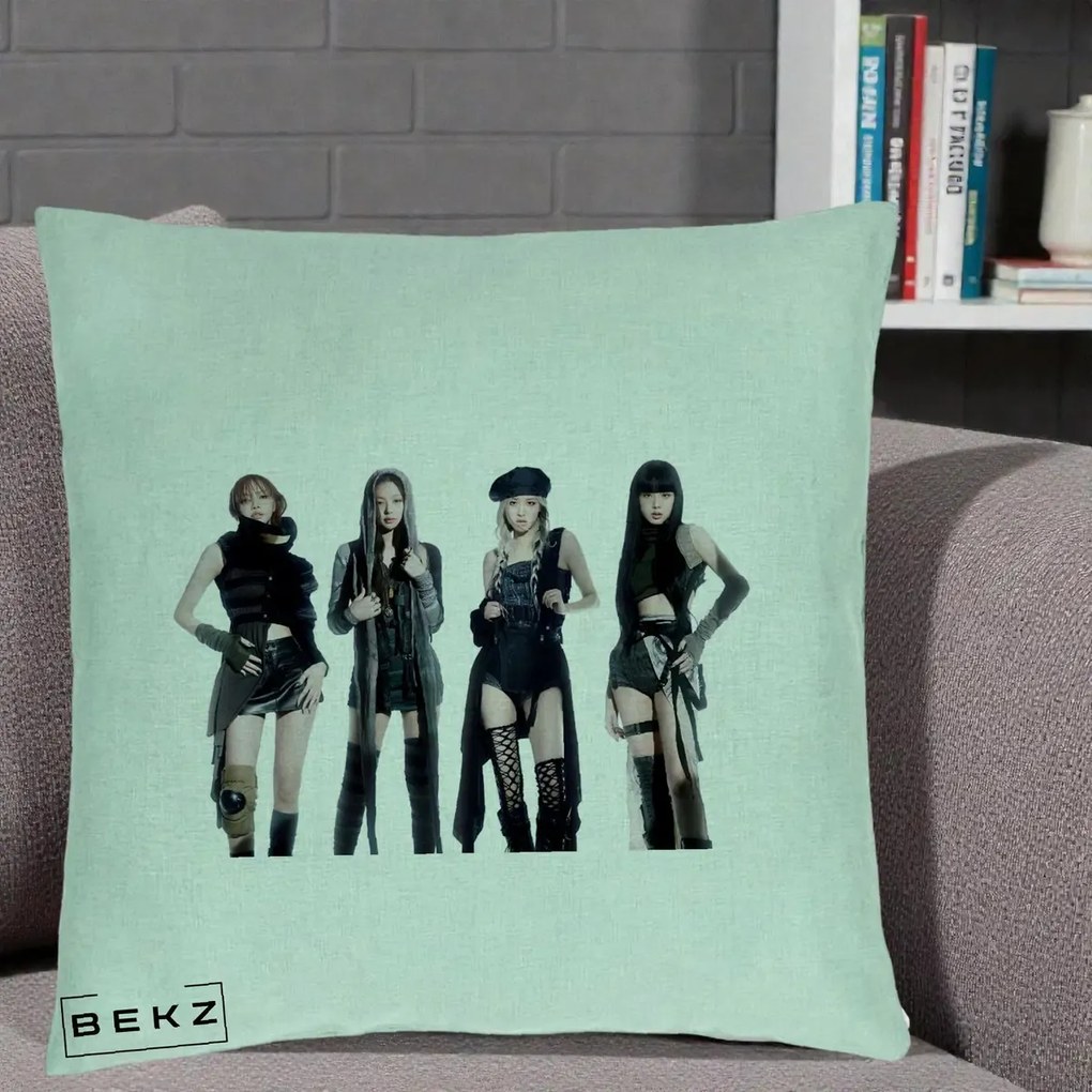 Perna Personalizata K-pop BLACKPINK Tinute Negre Elegante Grup, 40x40 cm, Verde Menta, Husa Detasabila, Perna Inclusa, BEKZ®