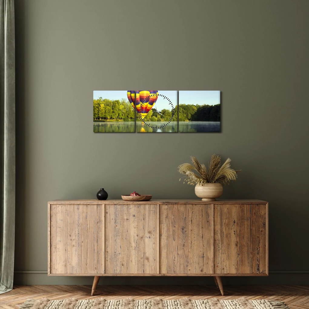 Tablou cu balon cu aer cald pe un lac (cu ceas) (90x30 cm)