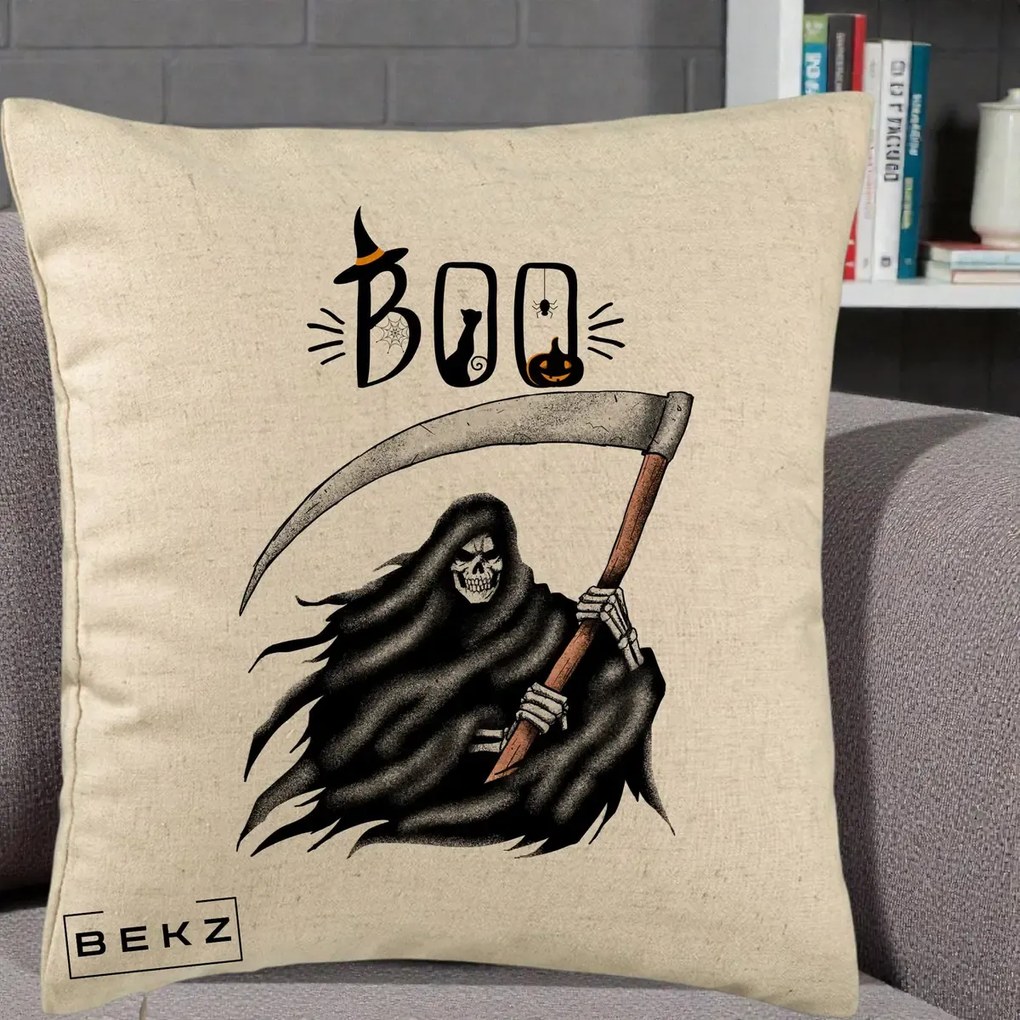 Perna Decorativa Halloween Boo Grim Reaper cu Coasa, 40x40 cm, Bej, Husa Detasabila, Perna Inclusa, BEKZ®