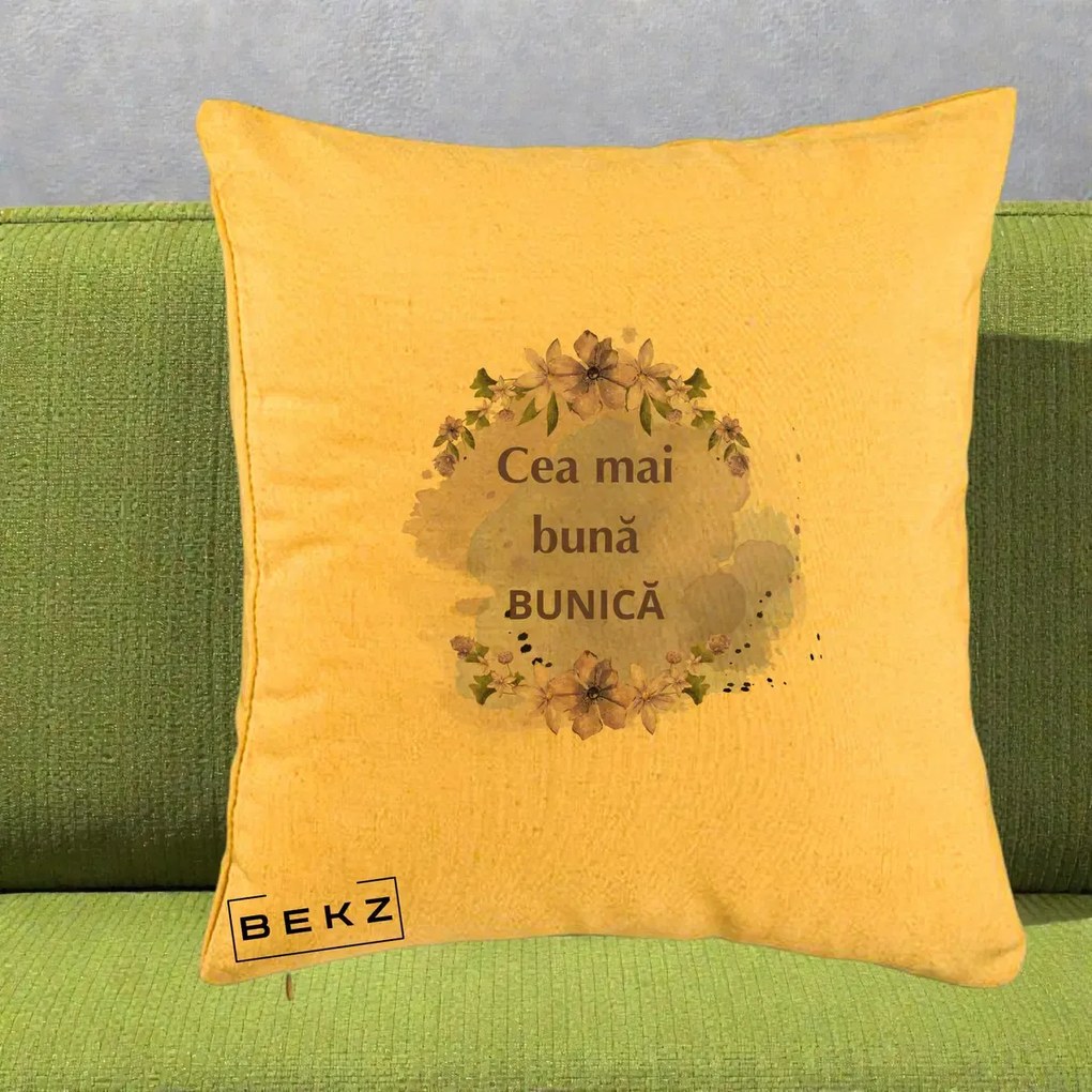 Cadou pentru Bunica - Perna Personalizata Cea Mai Buna Bunica Flori Mov Acuarela Negru, 40x40 cm, Galben, Husa Detasabila, Perna Inclusa, BEKZ®