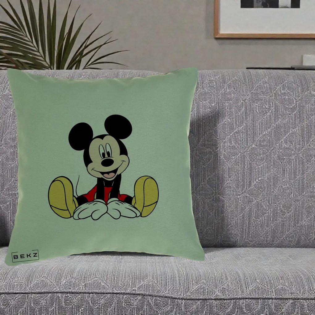 Perna Personalizata Mickey Mouse Relaxat, 40x40 cm, Verde, Husa Detasabila, Perna Inclusa, BEKZ®