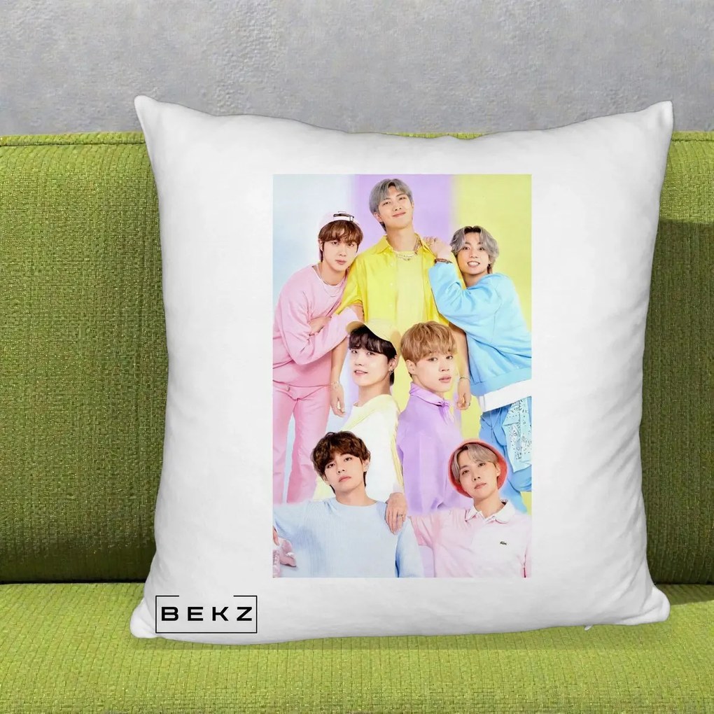 Perna Personalizata K-pop BTS Foto Grup Pastel Colorat cu 7 Membrii, 40x40 cm, Alb Pufos, Husa Detasabila, Perna Inclusa, BEKZ®