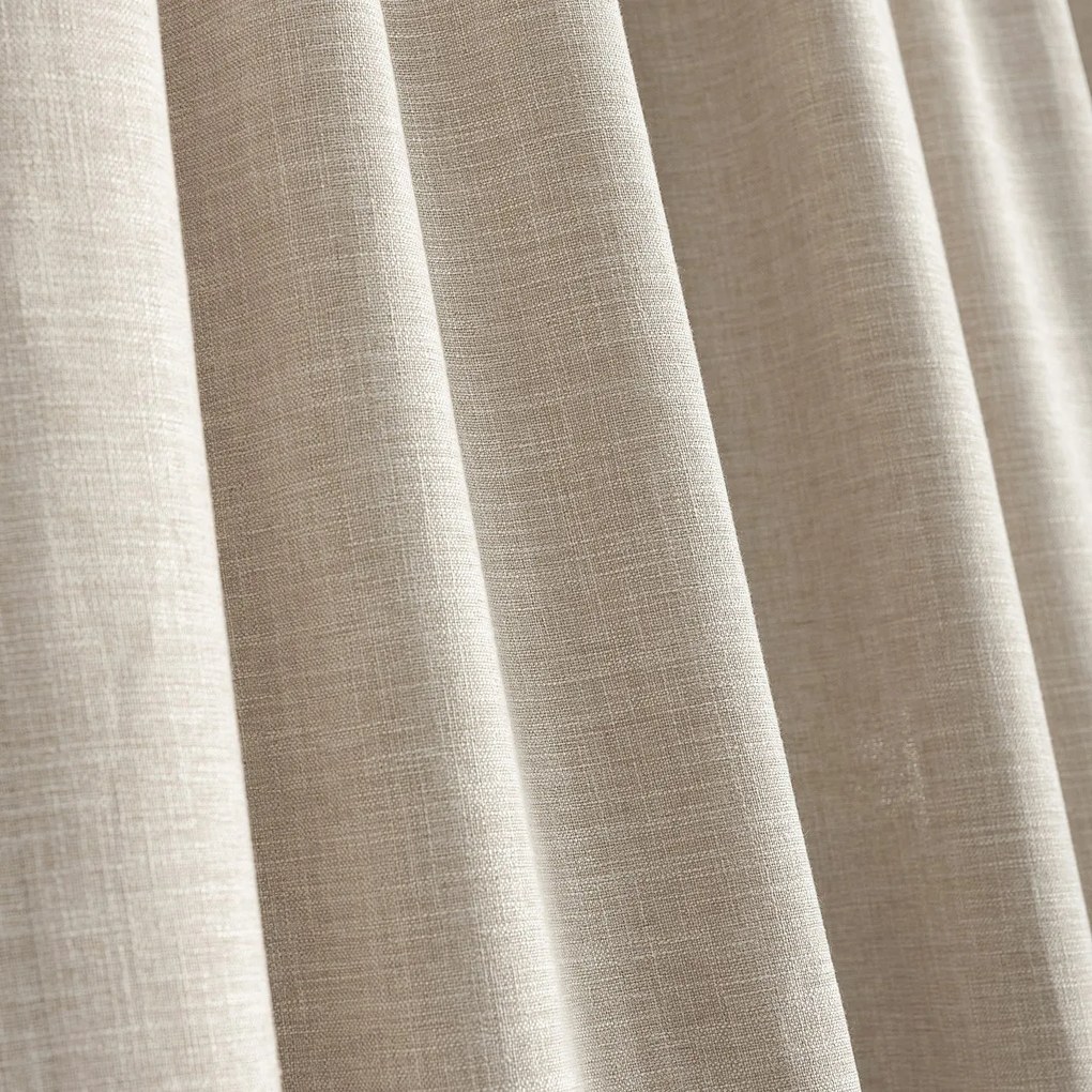 Perdea cu bandă de pliuri