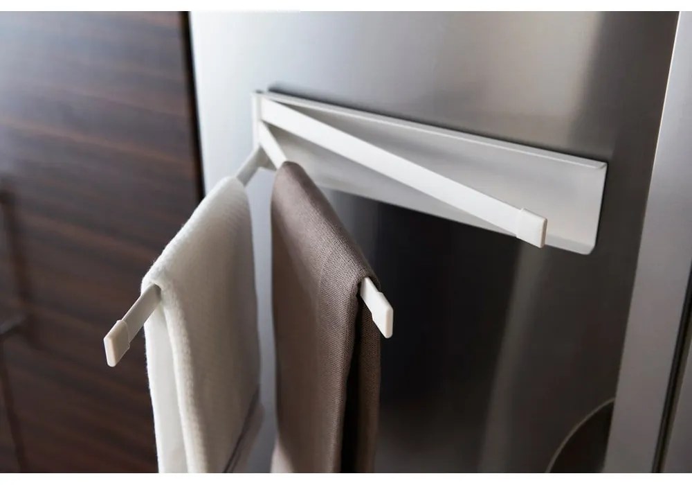 Cuier magnetic reglabil pentru prosoape de bucătărie YAMAZAKI Tower, alb