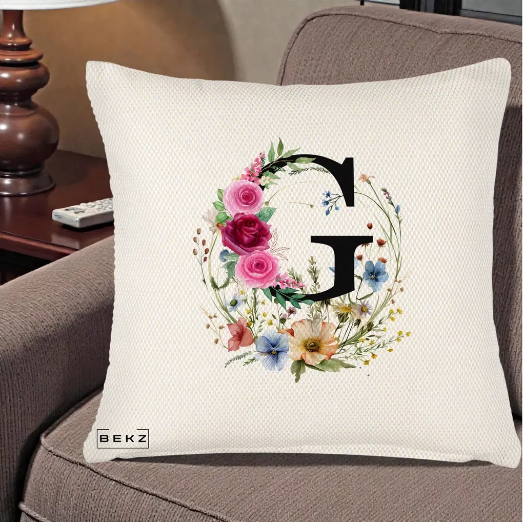 Cadou Personalizat - Perna Personalizata Monogram Litera G cu Flori Acuarela, 40x40 cm, Crem Reliefat, Husa Detasabila, Perna Inclusa, BEKZ®
