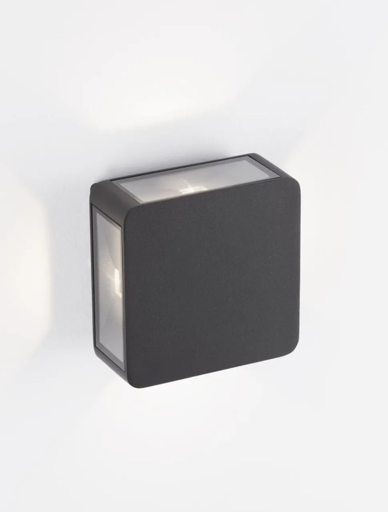 Aplica LED de perete pentru iluminat exterior IP65 SERIKA