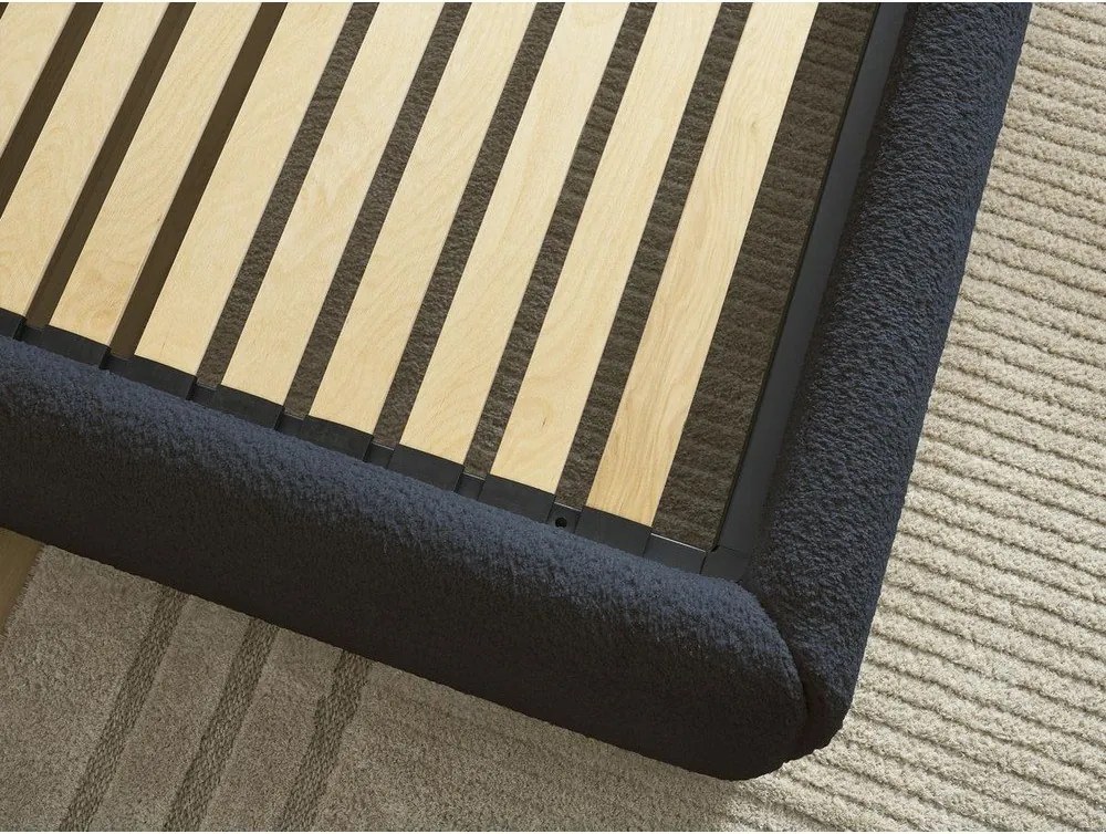 Pat matrimonial albastru închis tapițat cu spațiu de depozitare/fără tăblie cu somieră 180x200 cm Inera – Bobochic Paris