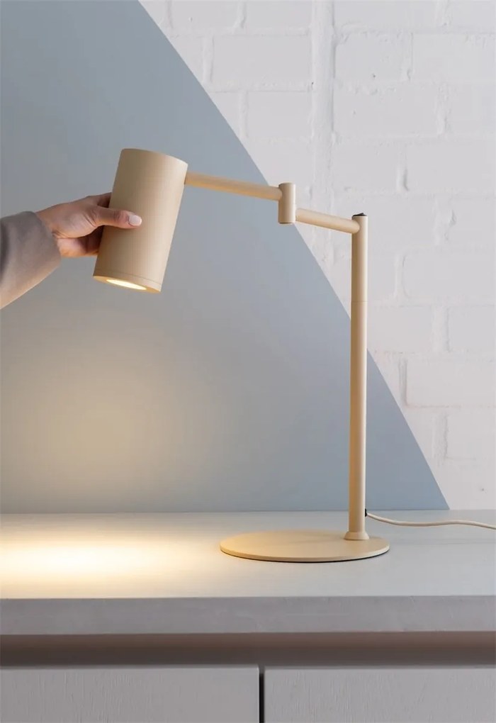 Lampa birou din metal bej cu brat articulat Bilbao