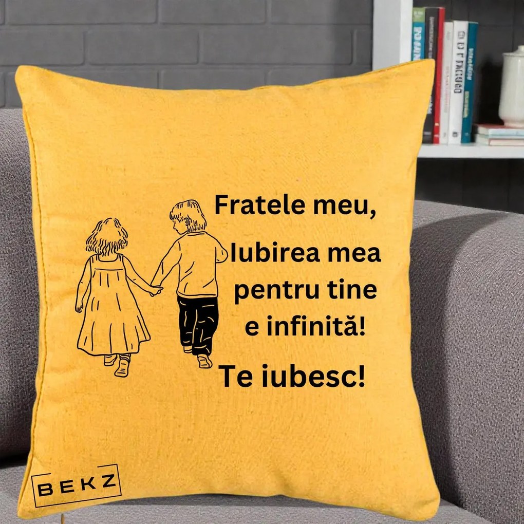 Cadou pentru Frate - Perna Personalizata Fratele Meu Te Iubesc Copii Tinand Maini Varianta 2, 40x40 cm, Galben, Husa Detasabila, Perna Inclusa, BEKZ®