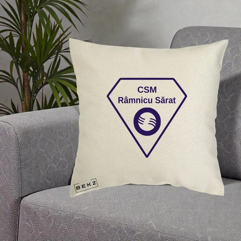 Perna Personalizata CSM Ramnicu Sarat Fotbal, 40x40 cm, Ecru, Husa Detasabila, Perna Inclusa, BEKZ®