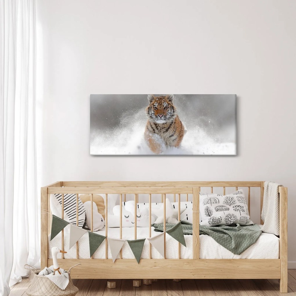 Tablou cutigru fugind prin zăpadă (120x50 cm)