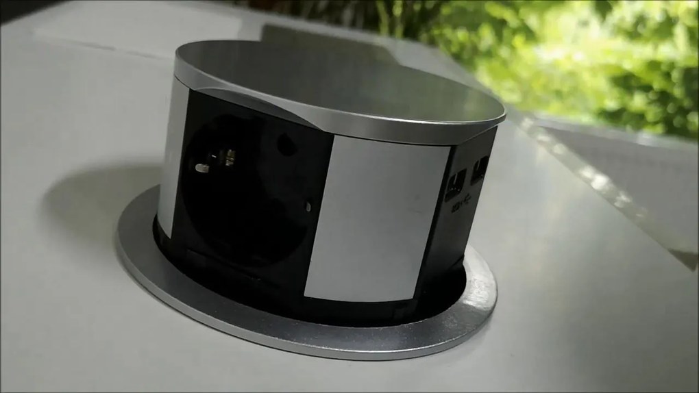 Priza incastrabila in blat, 3 prize schuko + 2 USB 5V 2.4A, negru + aluminiu, cablu 1.5m, GTV