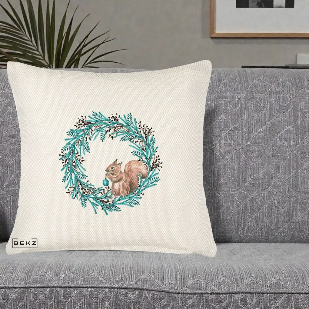 Perna Decorativa Coroana Turcoaz cu Veverita, 40x40 cm, Crem Reliefat, Husa Detasabila, Perna Inclusa, BEKZ®