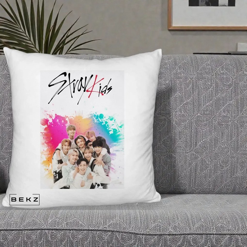 Perna Personalizata K-pop Stray Kids cu Splash Multicolor, 40x40 cm, Alb Pufos, Husa Detasabila, Perna Inclusa, BEKZ®