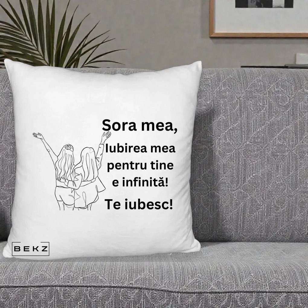 Cadou pentru Sora - Perna Personalizata Sora Mea Te Iubesc Line Art Doua Fete cu Brate Ridicate, 40x40 cm, Alb Pufos, Husa Detasabila, Perna Inclusa, BEKZ®