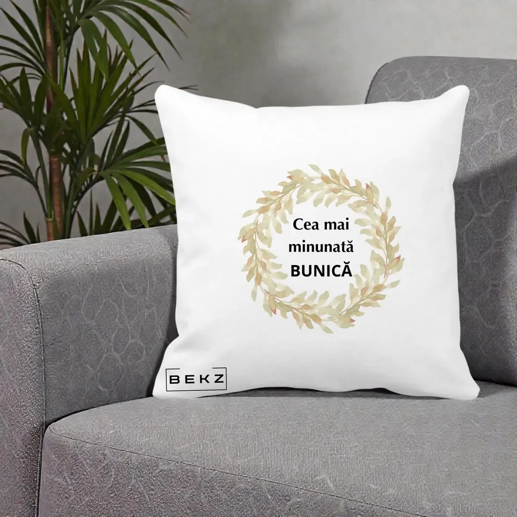 Cadou pentru Bunica - Perna Personalizata Cea Mai Minunata Bunica Coronita Frunze Acuarela, 40x40 cm, Alba Mata, Husa Detasabila, Perna Inclusa, BEKZ®