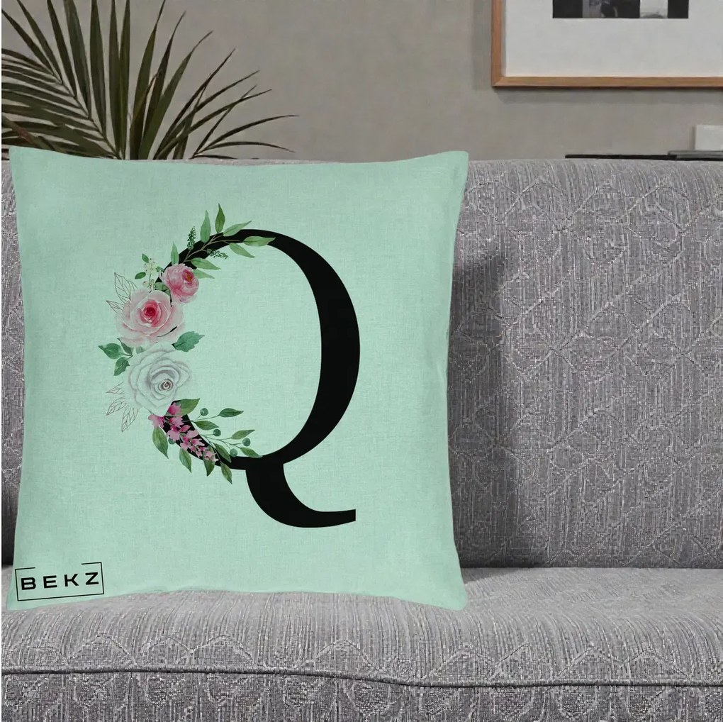 Cadou Personalizat - Perna Personalizata Monograma Florala Litera Q, 40x40 cm, Verde Menta, Husa Detasabila, Perna Inclusa, BEKZ®