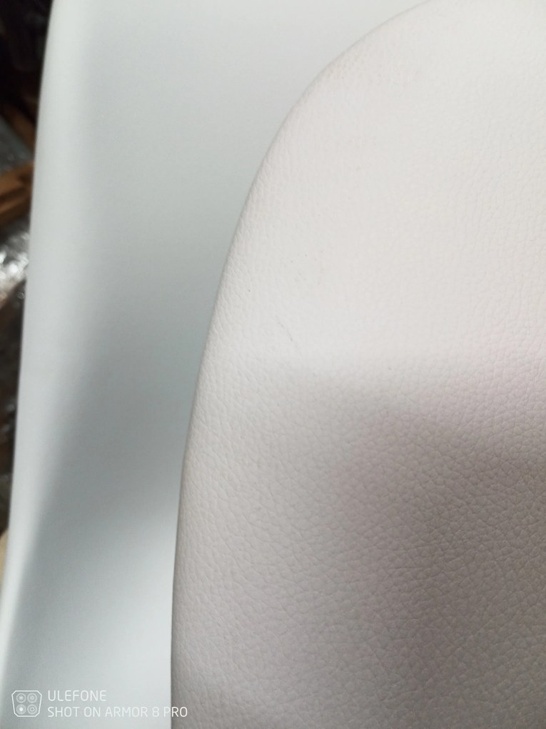 OFERTA Scaun alb BALI MARK cu picioare din fag Calitatea II