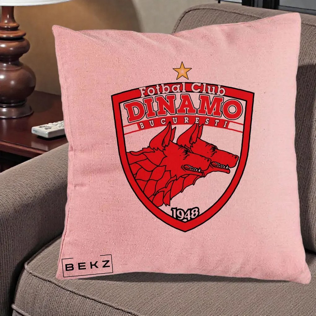 Perna Personalizata FC Dinamo Bucuresti 1948 Fotbal, 40x40 cm, Roz, Husa Detasabila, Perna Inclusa, BEKZ®