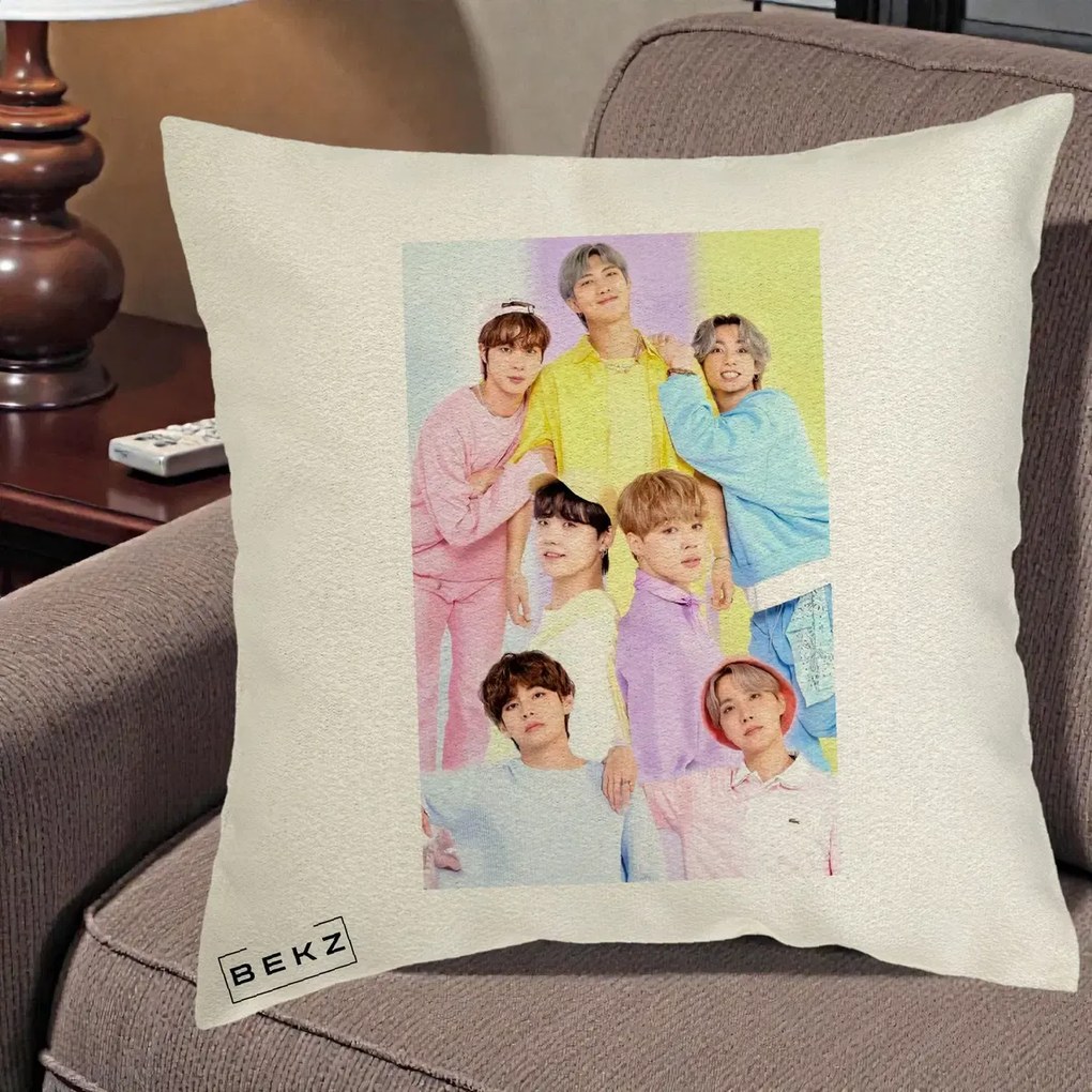 Perna Personalizata K-pop BTS Foto Grup Pastel Colorat cu 7 Membrii, 40x40 cm, Ecru, Husa Detasabila, Perna Inclusa, BEKZ®