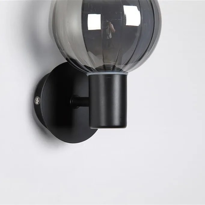 Aplica baie Protectie IP44 metal negru, sticla fumurie Luminsphere