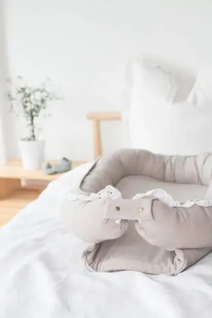 Suport de dormit Babynest Premium 100% in si dantela, Bej, by BabyLy, 80x50 cm