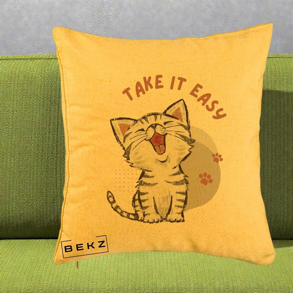Perna Personalizata Take It Easy Cat, 40x40 cm, Galben, Husa Detasabila, Perna Inclusa, BEKZ®