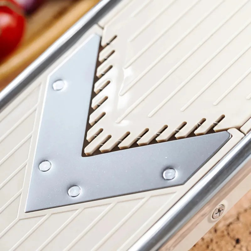 Răzătoare de legume Kinghoff KH 2006, grosime reglabilă, lame în formă de V, Julienne 5 mm, bej/gri