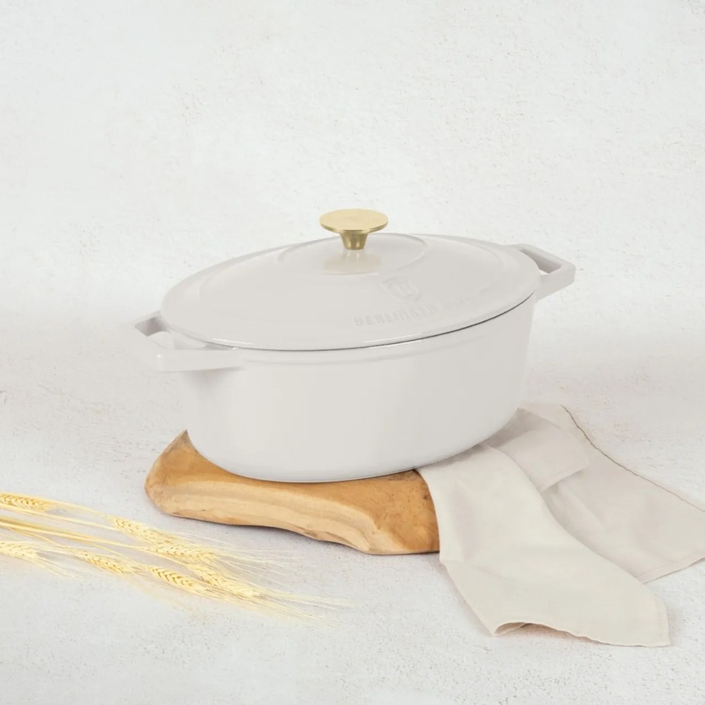 RESIGILAT - Oală din fontă emailată ovală cu capac 30 cm, 4.65L – Berlinger Haus Sahara Collection BH 6540, crem, pentru cuptor și coacere lentă