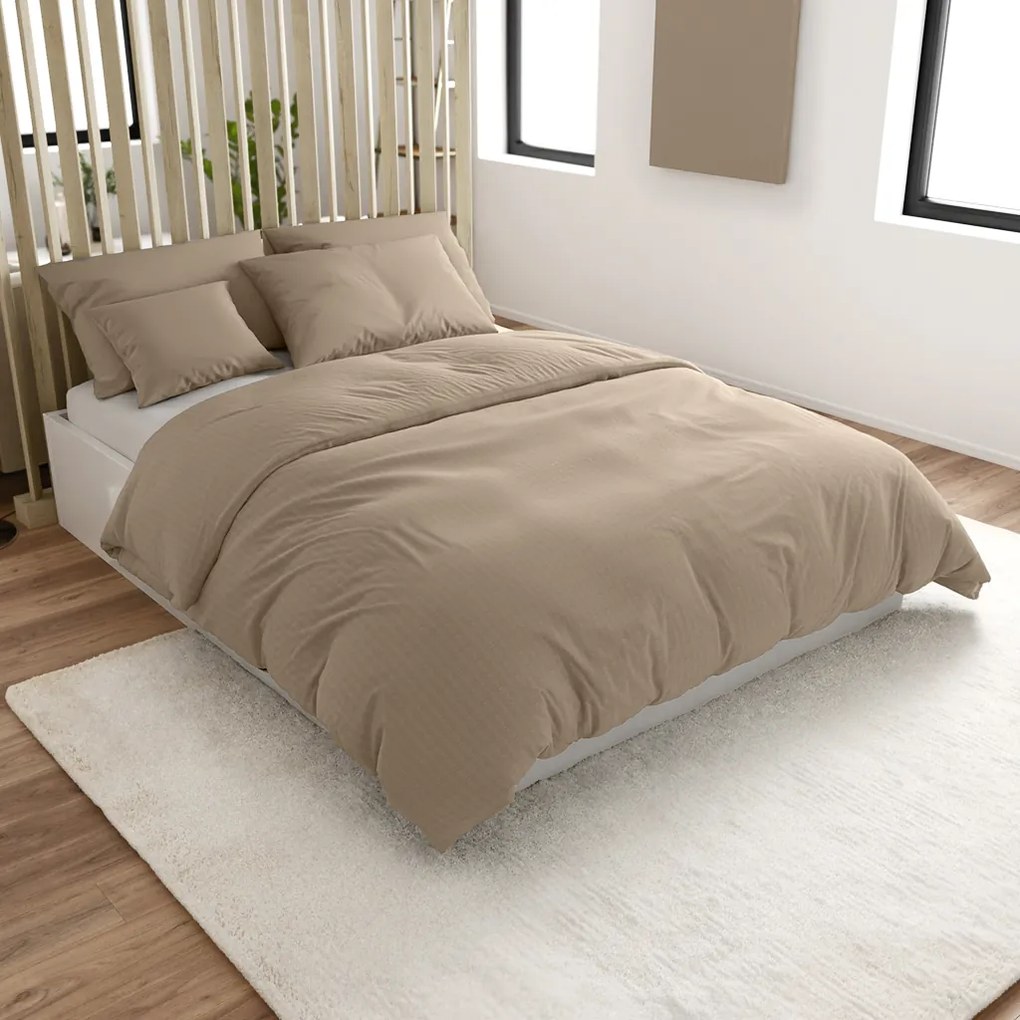 Lenjerie de pat creponata DENYX maro deschis Dimensiune lenjerie de pat: 70 x 90 cm | 140 x 200 cm