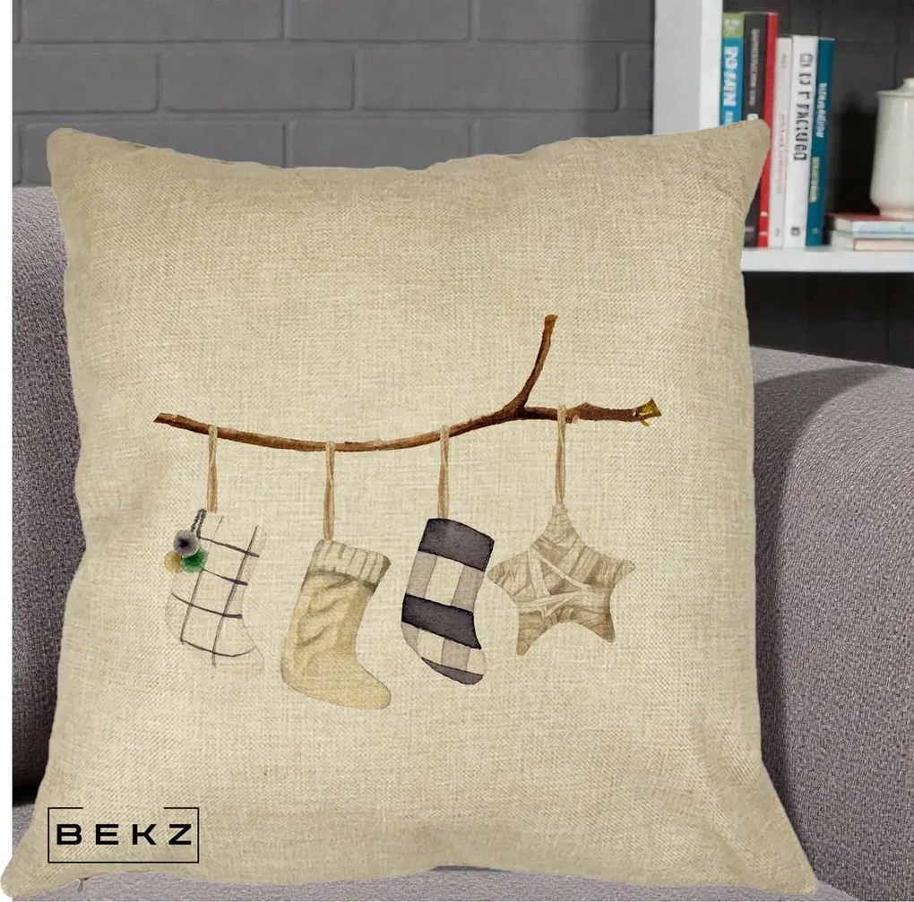Perna Decorativa Ciorapi de Craciun pe Ramura, 40x40 cm, Crem, Husa Detasabila, Perna Inclusa, BEKZ®