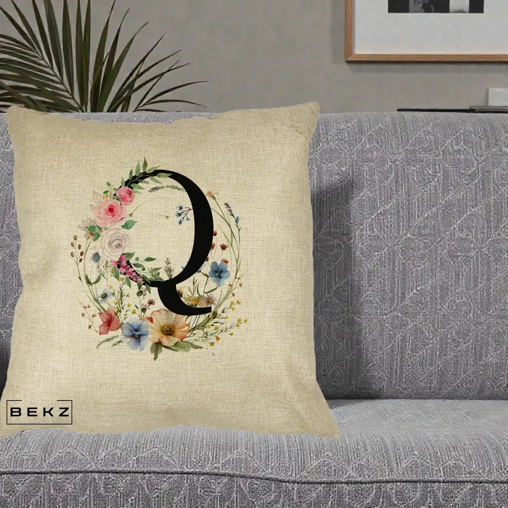 Cadou Personalizat - Perna Personalizata Monogram Litera Q cu Flori Acuarela, 40x40 cm, Crem, Husa Detasabila, Perna Inclusa, BEKZ®