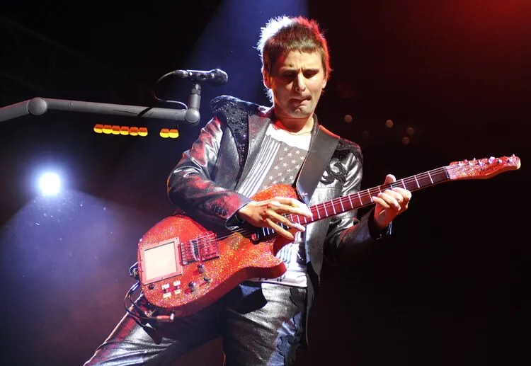 Fotografie Matthew Bellamy of Muse at 105's Not So Silent Night 2009, Tim Mosenfelder