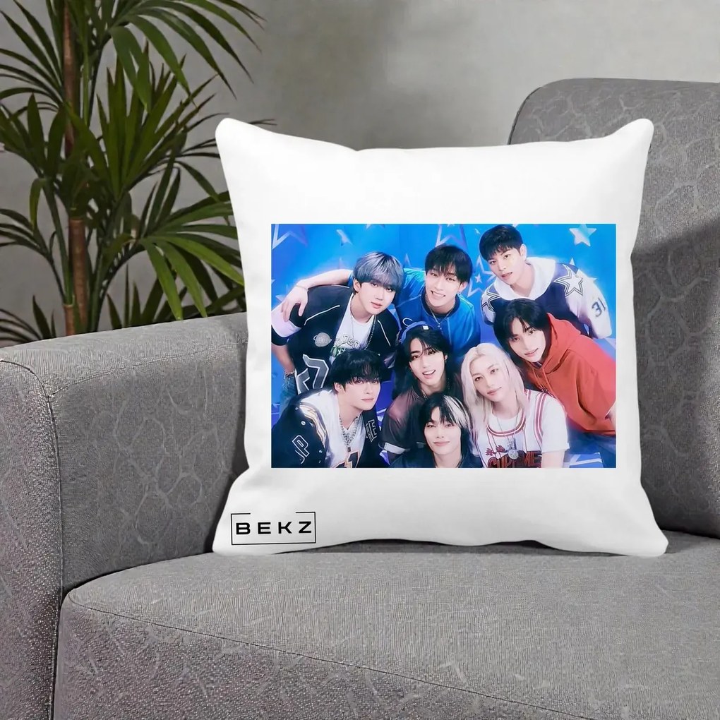 Perna Personalizata K-Pop Grup Foto Stele, 40x40 cm, Alba Mata, Husa Detasabila, Perna Inclusa, BEKZ®
