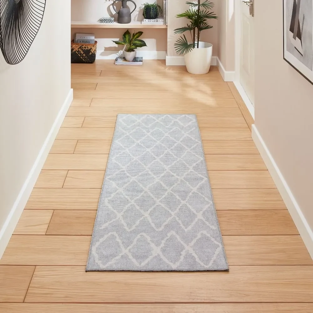 Covor tip traversă gri deschis lavabil 76x230 cm Coral Light Grey – Think Rugs