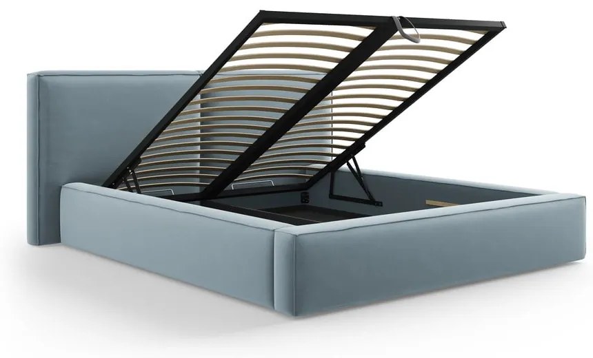 Pat matrimonial albastru deschis tapițat din catifea cu spațiu de depozitare cu somieră 200x200 cm Arendal – Cosmopolitan Design