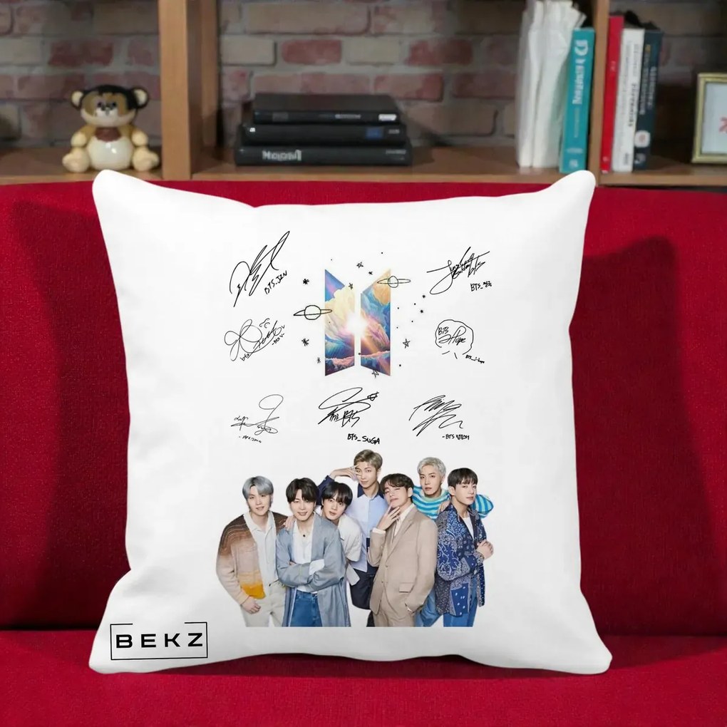 Perna Personalizata K-pop BTS Autografe Toti Membrii Fotografie, 40x40 cm, Alba Mata, Husa Detasabila, Perna Inclusa, BEKZ®