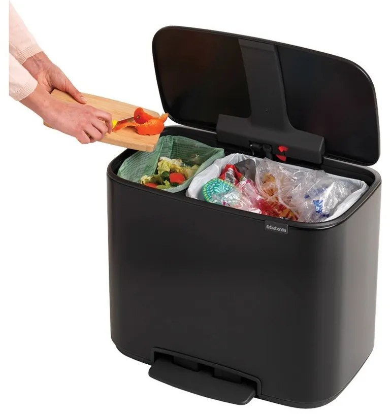Coș de gunoi negru mat de reciclat/cu pedală din oțel 34 l Bo – Brabantia