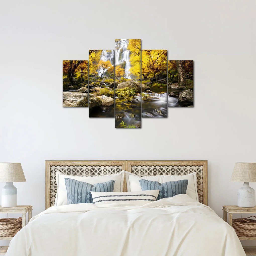 Tablou - Cascade în peisaj de toamnă, galben (150x105 cm)