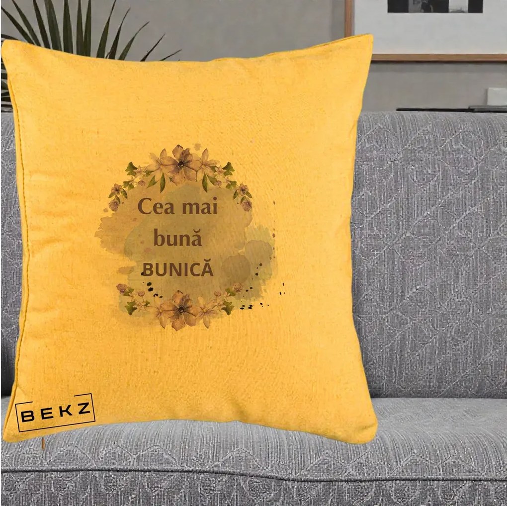 Cadou pentru Bunica - Perna Personalizata Cea Mai Buna Bunica Flori Mov Acuarela Negru, 40x40 cm, Galben, Husa Detasabila, Perna Inclusa, BEKZ®