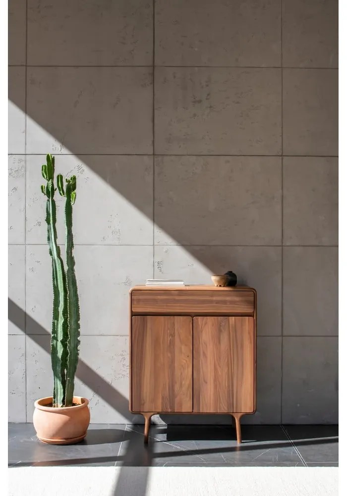 Comodă maro din lemn de nuc 90x110x45 cm Fawn – Gazzda