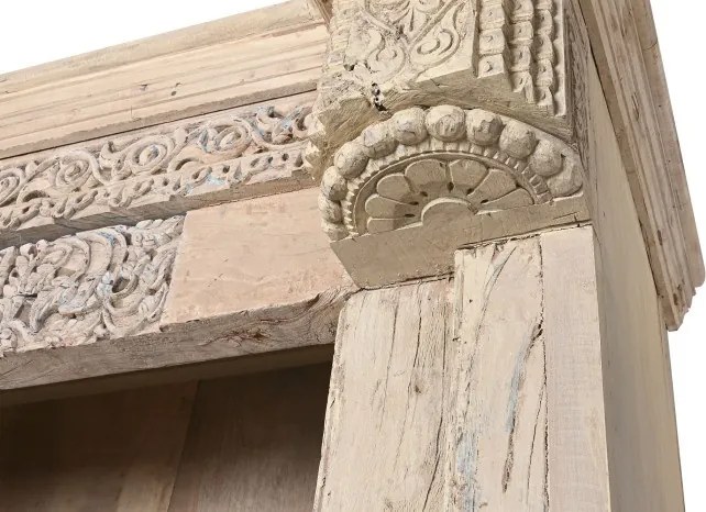 Bibliotecă înaltă din lemn masiv de tec, natur, cu 3 rafturi deschise și sculpturi vechi lucrate manual, 210 x 150 x 60 cm, „Parthenon”