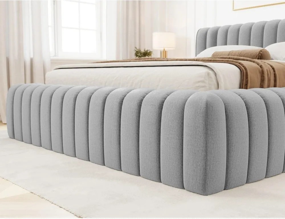 Pat matrimonial gri deschis tapițat cu spațiu de depozitare cu somieră 140x200 cm Carilla – ELTAP