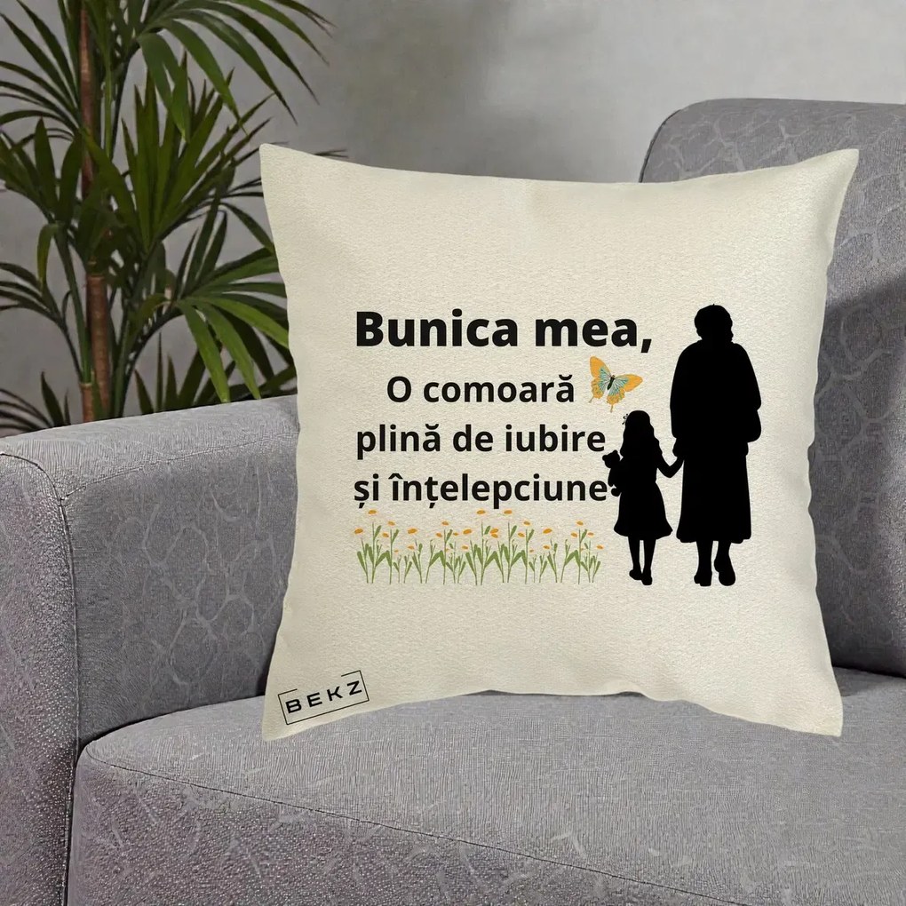 Cadou pentru Bunica - Perna Personalizata Bunica Mea Comoara Iubire Intelepciune Varianta Extinsa, 40x40 cm, Ecru, Husa Detasabila, Perna Inclusa, BEKZ®
